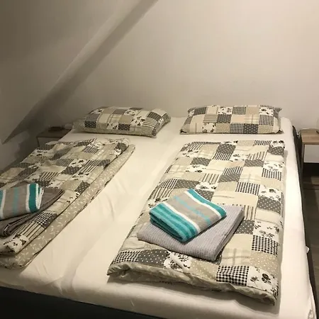Apartment Komfortable Im Grunen