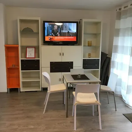Apartment Komfortable Im Grunen