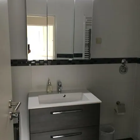 Apartment Komfortable Im Grunen Essen